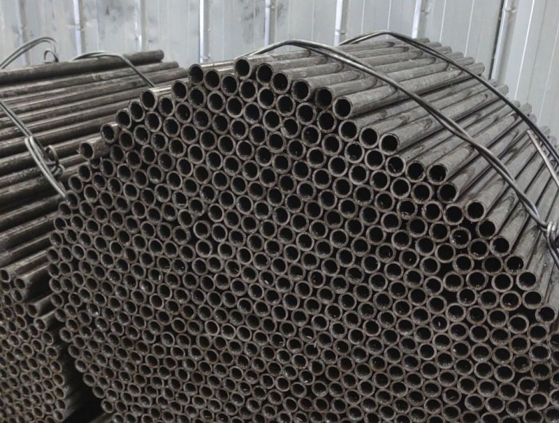 白玉小口径无缝钢管定尺切割加工