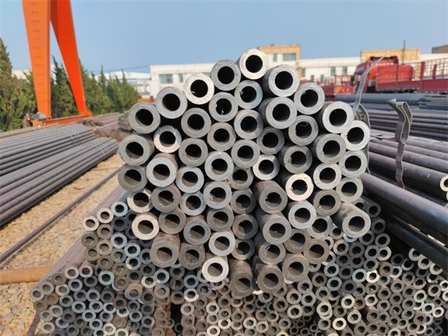 白玉16Mn小口径无缝钢管