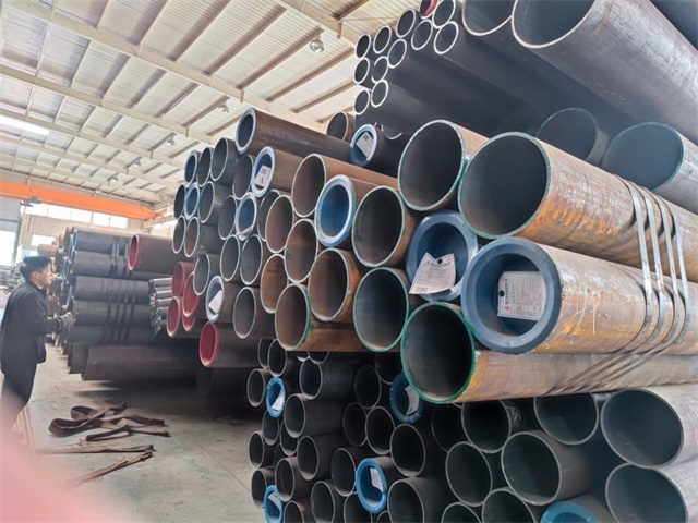 白玉35#高压无缝钢管